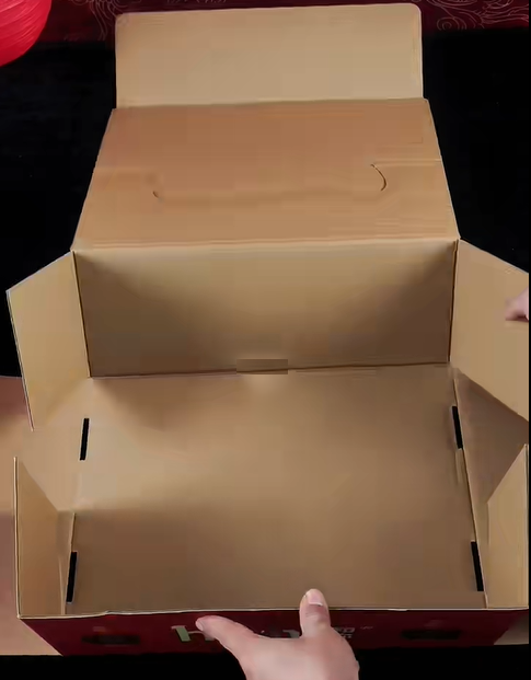 飛機(jī)盒可以變成收納盒一物兩用！(圖1)